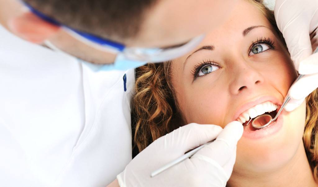 Clínica dental primera visita gratuita Valencia - Clínica con años de experiencia